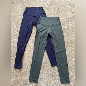 Arie Navy and Army Green Leggings. Size: M